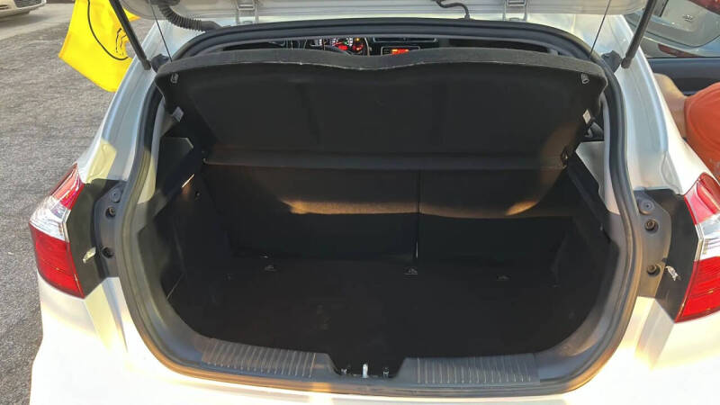 2017 Kia Rio 5-Door LX