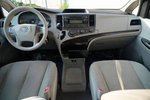 2011 Toyota Sienna Base 7-Passenger