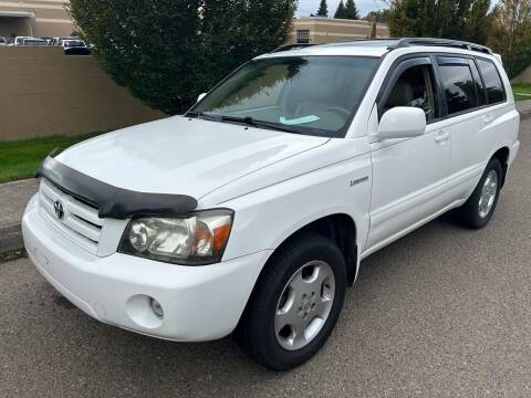 2004 Toyota Highlander for sale at Blue Line Auto Group in Portland OR