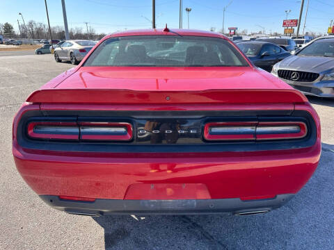 2015 Dodge Challenger SXT Plus