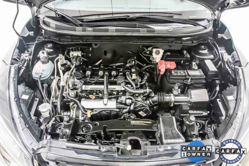 2022 Nissan Kicks SR