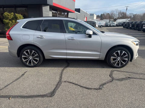 2022 Volvo XC60 B5 Momentum