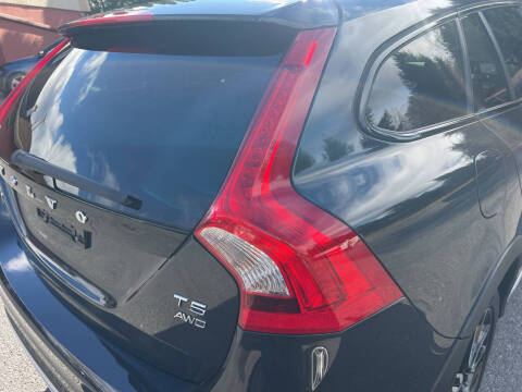 2015 Volvo V60 Cross Country T5 Platinum