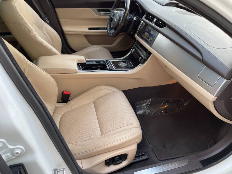 2016 Jaguar XF 35t Prestige