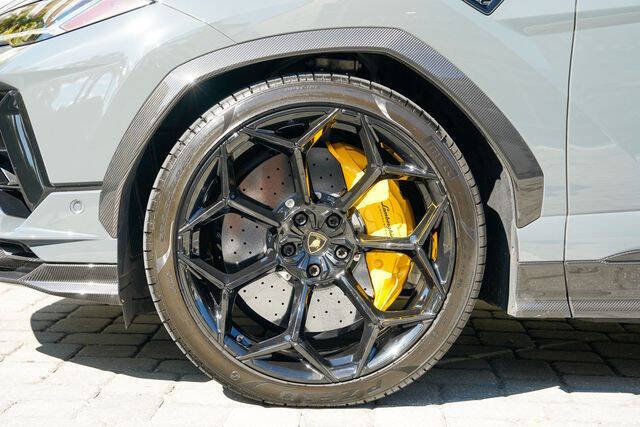 2023 Lamborghini Urus Performante