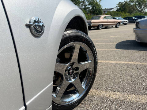 2004 Ford Mustang GT Deluxe