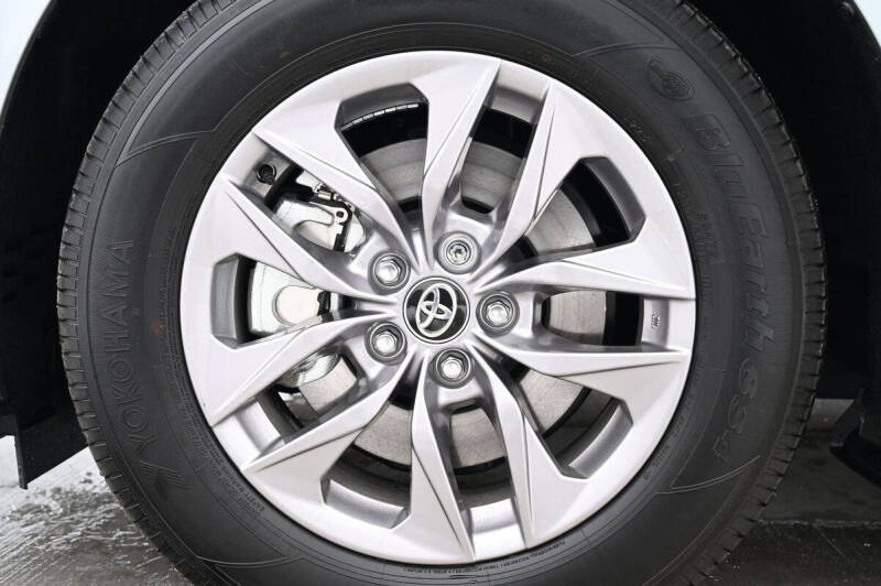 2025 Toyota Sienna XLE 8-Passenger