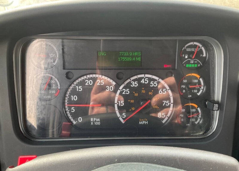 2019 Freightliner M2 106