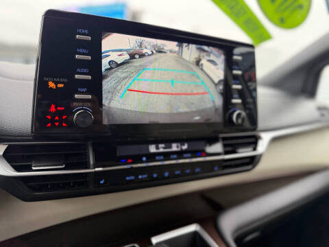 2021 Toyota Sienna XLE 8-Passenger