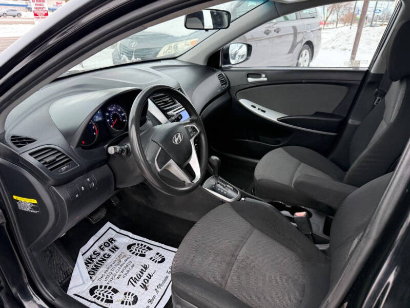 2012 Hyundai Accent GS