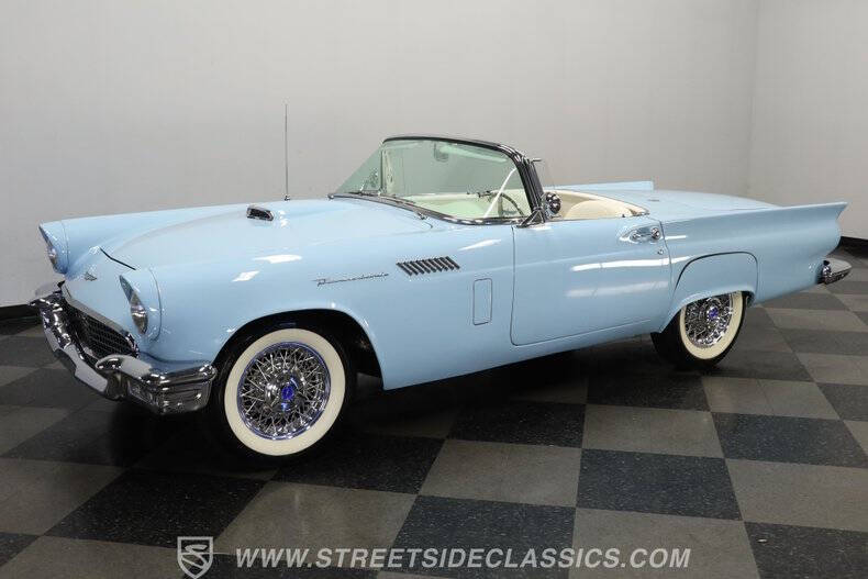 1957 Ford Thunderbird