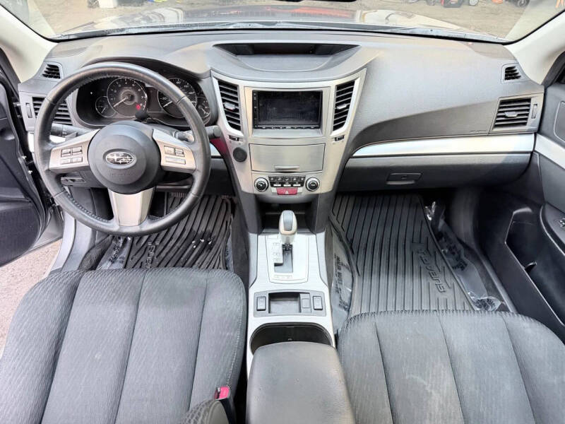 2010 Subaru Legacy 2.5i Premium