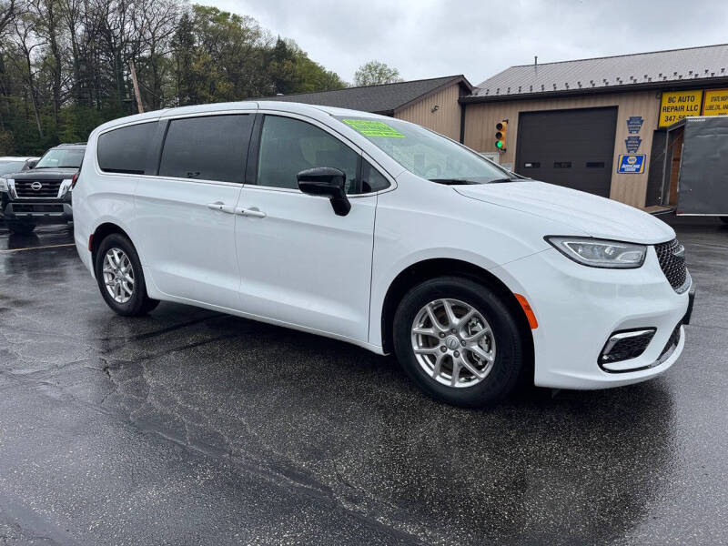 2025 Chrysler Pacifica Select