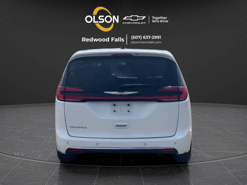 2023 Chrysler Pacifica Touring L