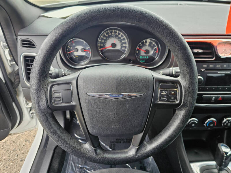 2013 Chrysler 200 LX