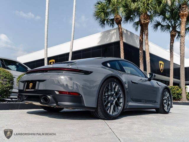 2025 Porsche 911 Carrera