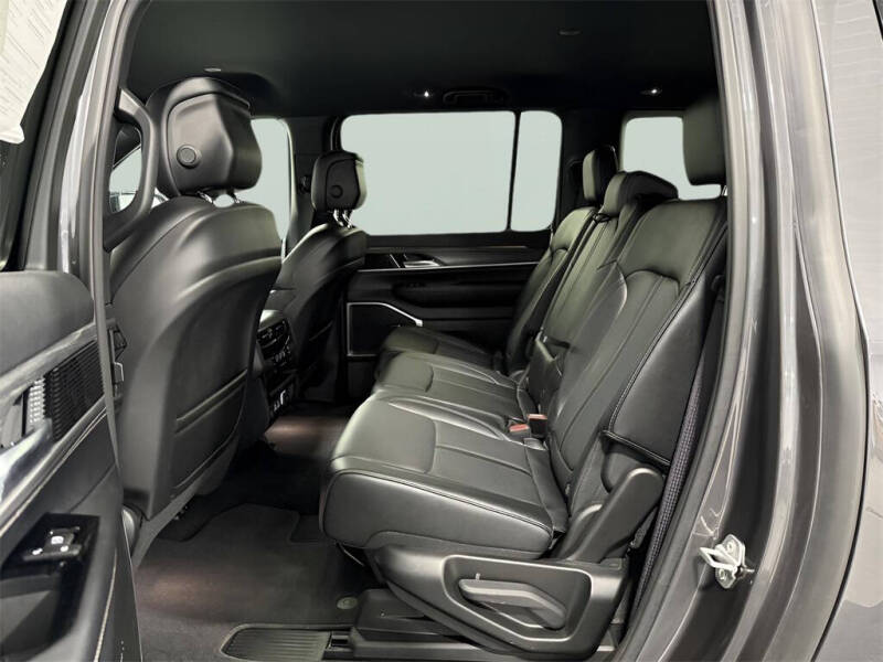 2023 Jeep Wagoneer L Series III