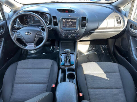 2017 Kia Forte5 LX