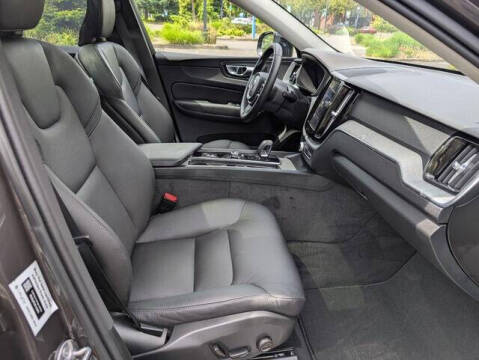 2025 Volvo XC60 B5 Plus Dark Theme