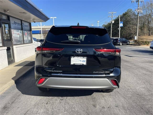 2022 Toyota Highlander Platinum