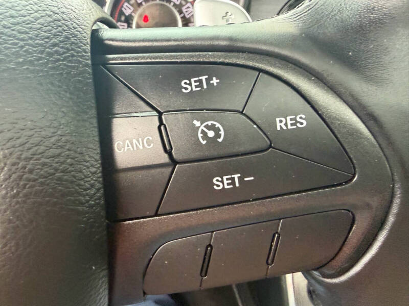 2015 Dodge Challenger SXT