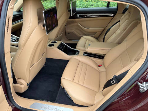 2018 Porsche Panamera 4 Executive