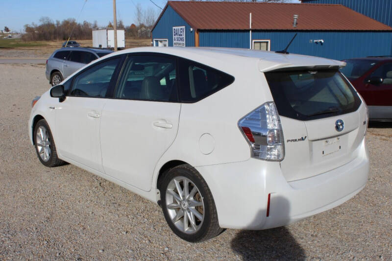 2013 Toyota Prius v Five