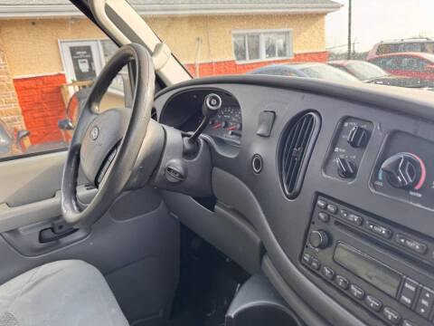 2006 Ford E-Series E-350 SD XLT