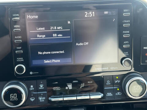 2021 Toyota Highlander LE