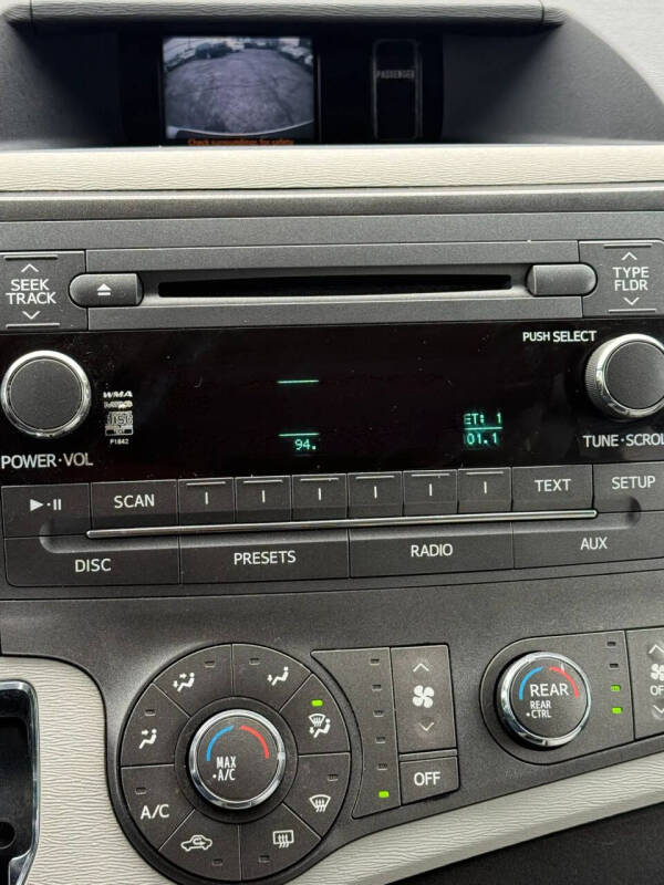 2012 Toyota Sienna