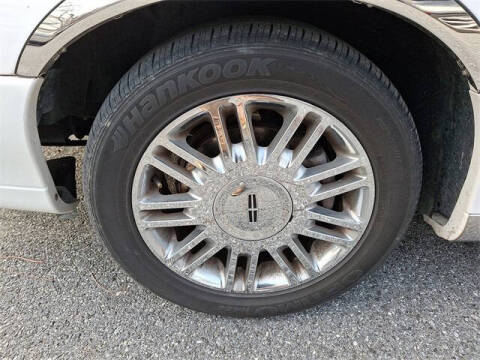 2010 Lincoln Town Car Signature Limited