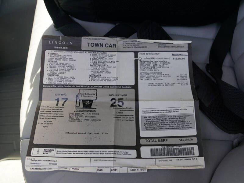 2006 Lincoln Town Car Signature