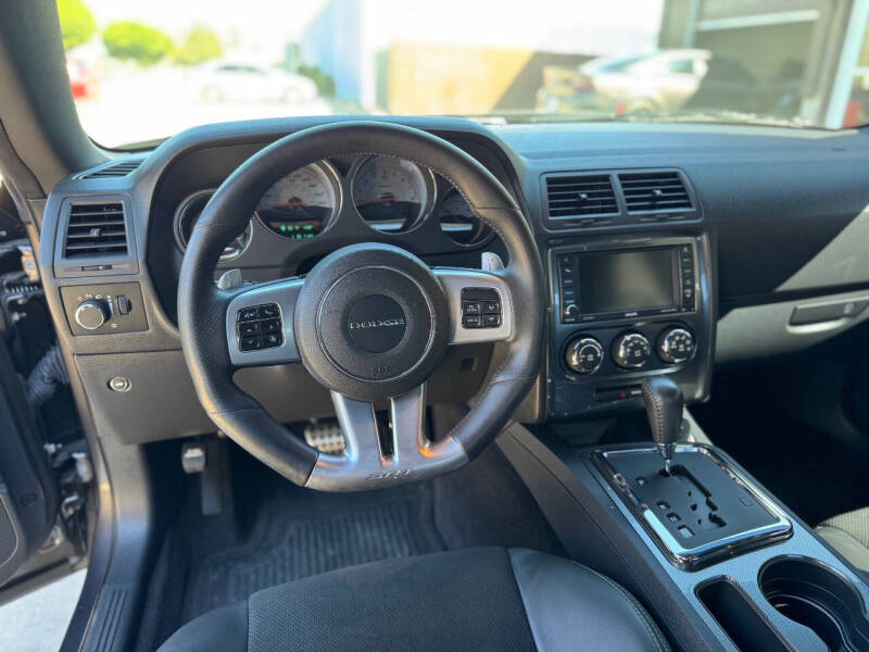 2014 Dodge Challenger SRT8 Core