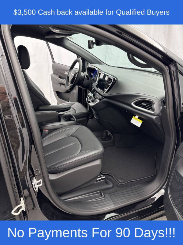 2026 Chrysler Pacifica Select
