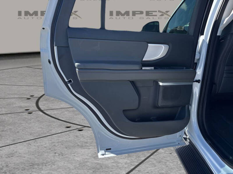 2025 Ford Expedition Active
