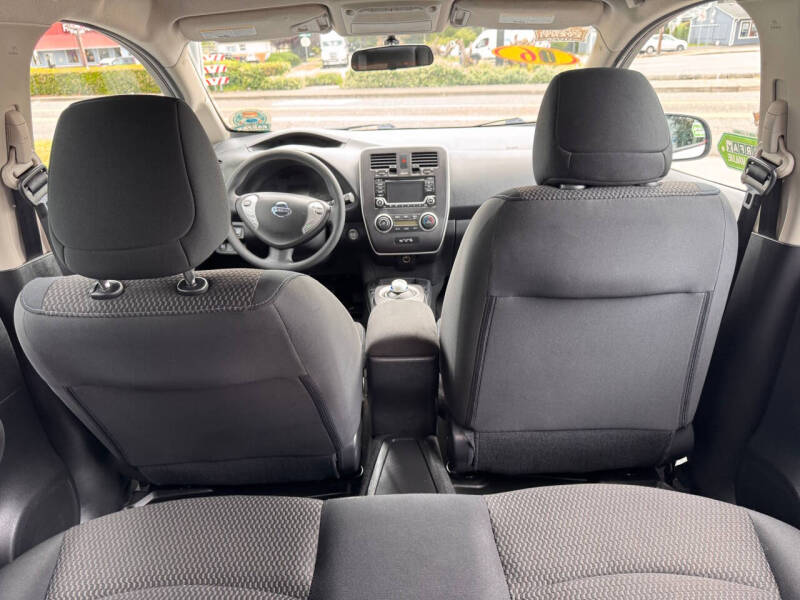 2016 Nissan LEAF S-24