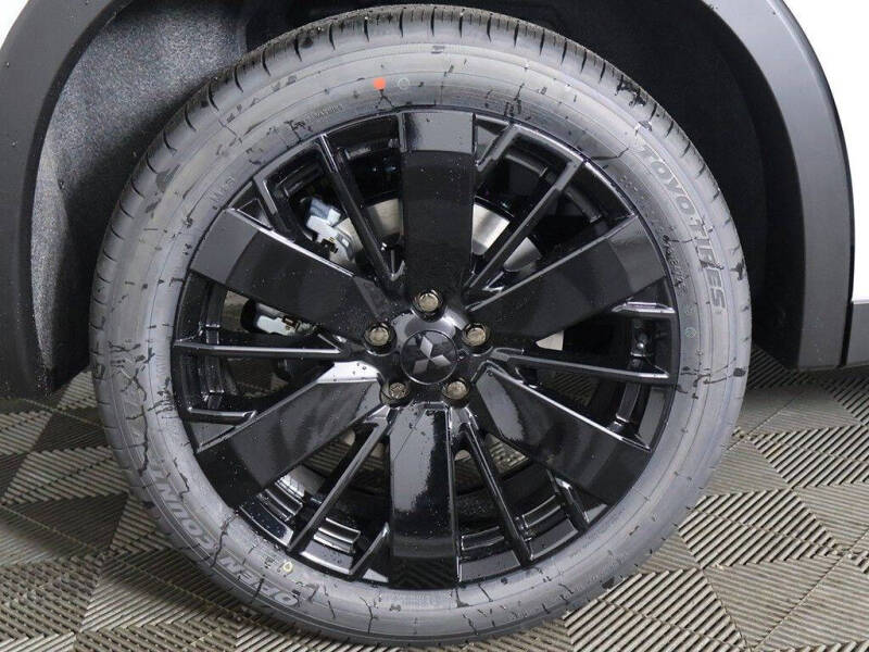 2026 Mitsubishi Outlander LE