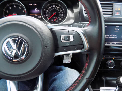 2016 Volkswagen Golf GTI S