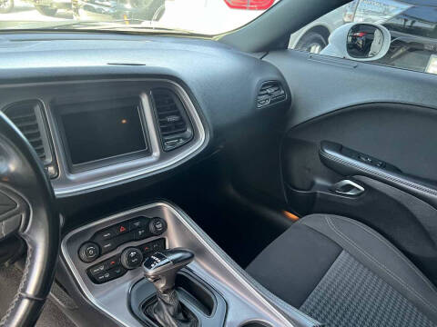 2019 Dodge Challenger SXT