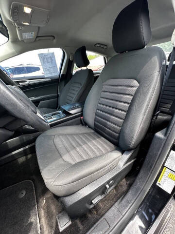 2018 Ford Fusion SE