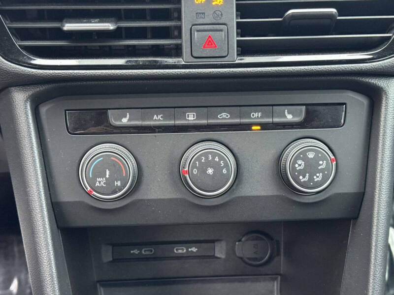 2022 Volkswagen Taos SE 4Motion