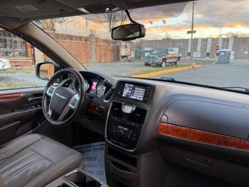 2015 Chrysler Town and Country Touring