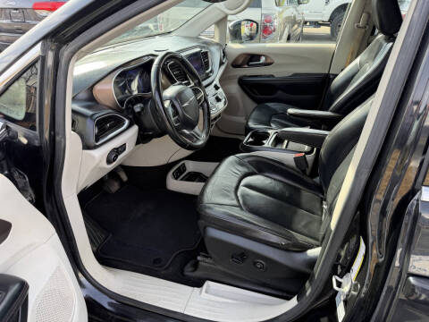 2017 Chrysler Pacifica Touring Plus