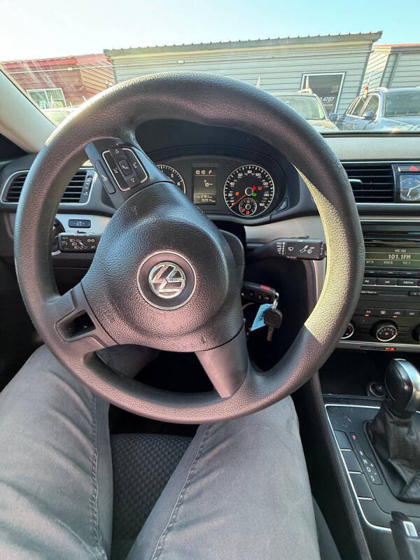 2014 Volkswagen Passat 1.8T S