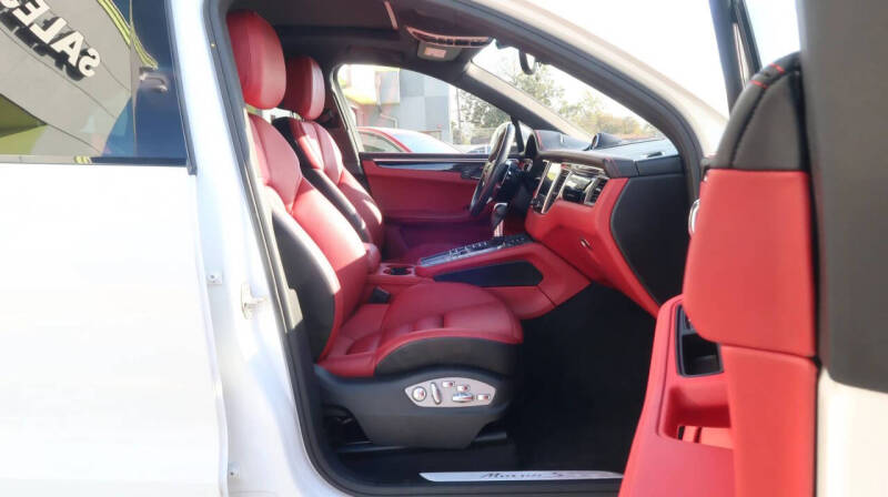 2018 Porsche Macan S