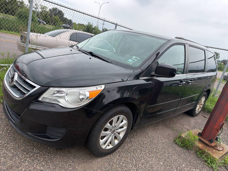 2013 Volkswagen Routan SE