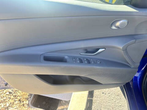 2024 Hyundai Elantra SE