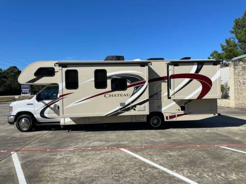 2018 Thor Chateau 29g, Outside Kitchen for sale at Top Choice RV in Spring TX