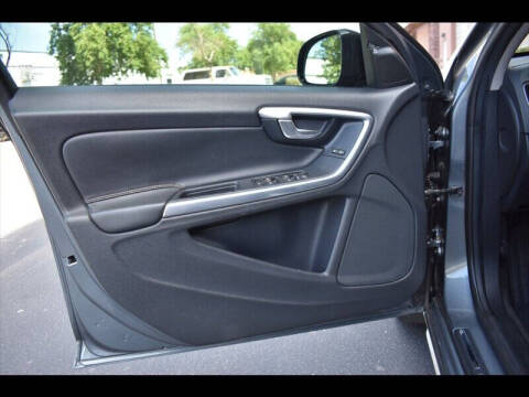 2016 Volvo S60 Cross Country T5 Platinum