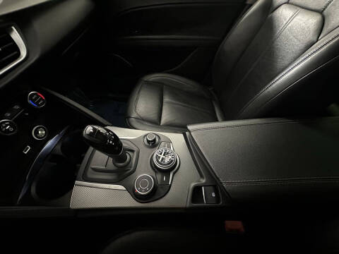 2018 Alfa Romeo Stelvio Sport